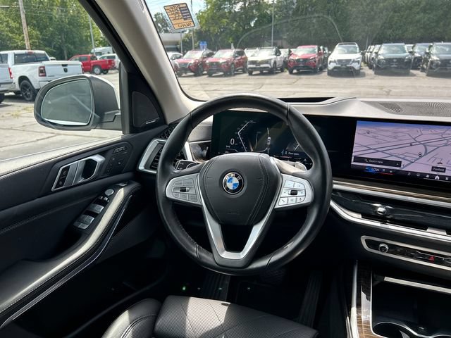 Used 2024 BMW X7 xDrive40i AWD/4WD image 25