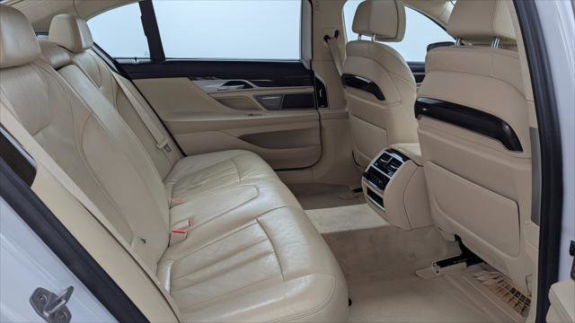 Used 2019 BMW 740i w/ Executive Package RWD image 18