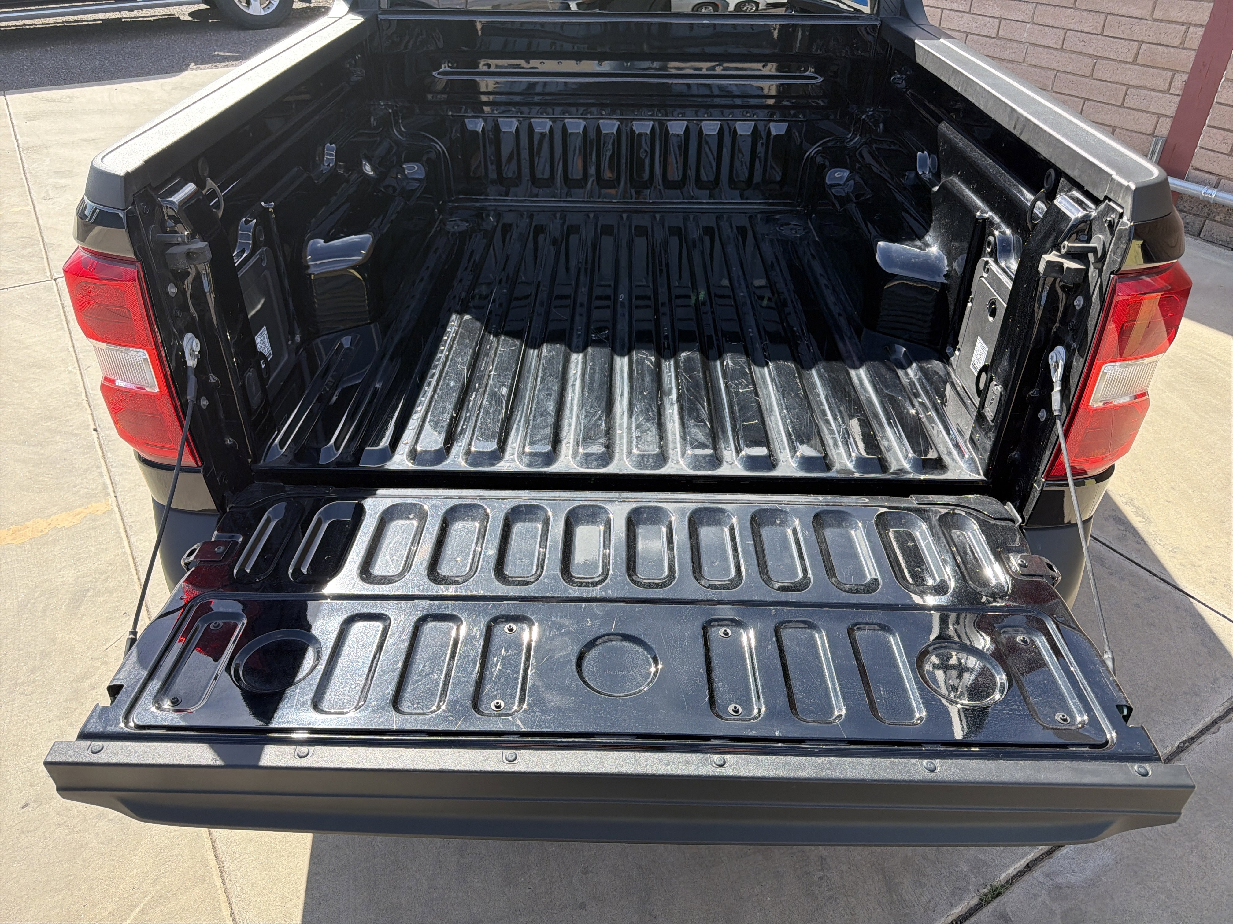 Used 2024 Ford Maverick XLT image 5