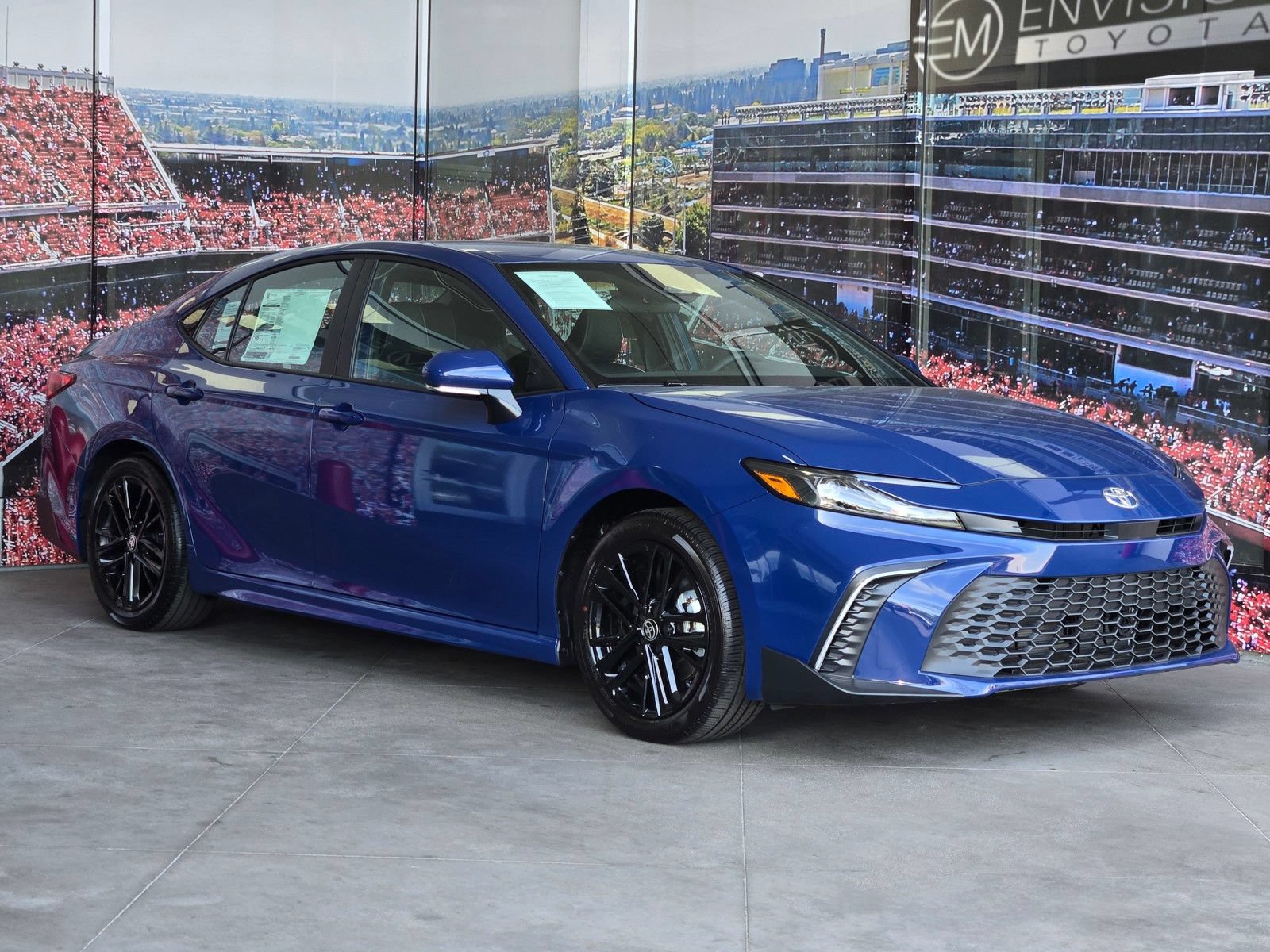 Used 2026 Toyota Camry Hybrid FWD image 1