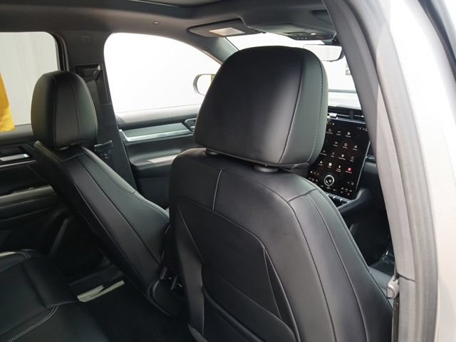 Used 2026 GMC Terrain Elevation w/ Elevation Premium Package AWD/4WD image 18