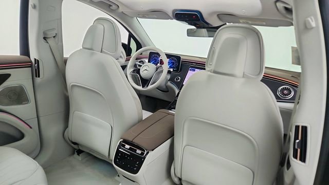 Used 2023 Mercedes-Benz EQS 450+ 4MATIC SUV w/ Exclusive Trim Package image 29