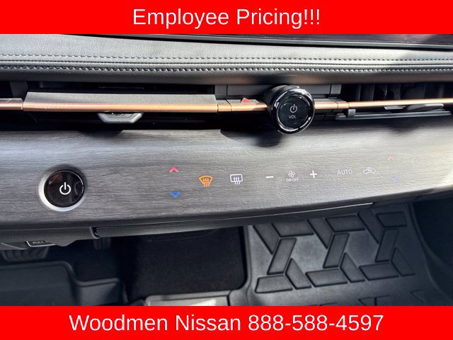 Used 2025 Nissan Ariya AWD image 32