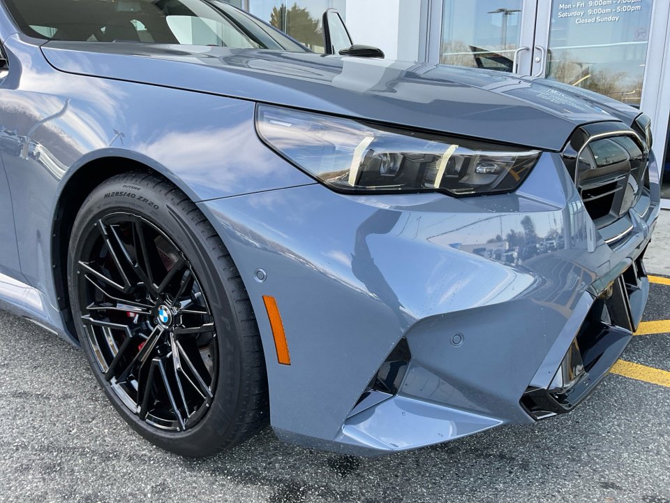 Used 2026 BMW M5 w/ Executive Package image 24