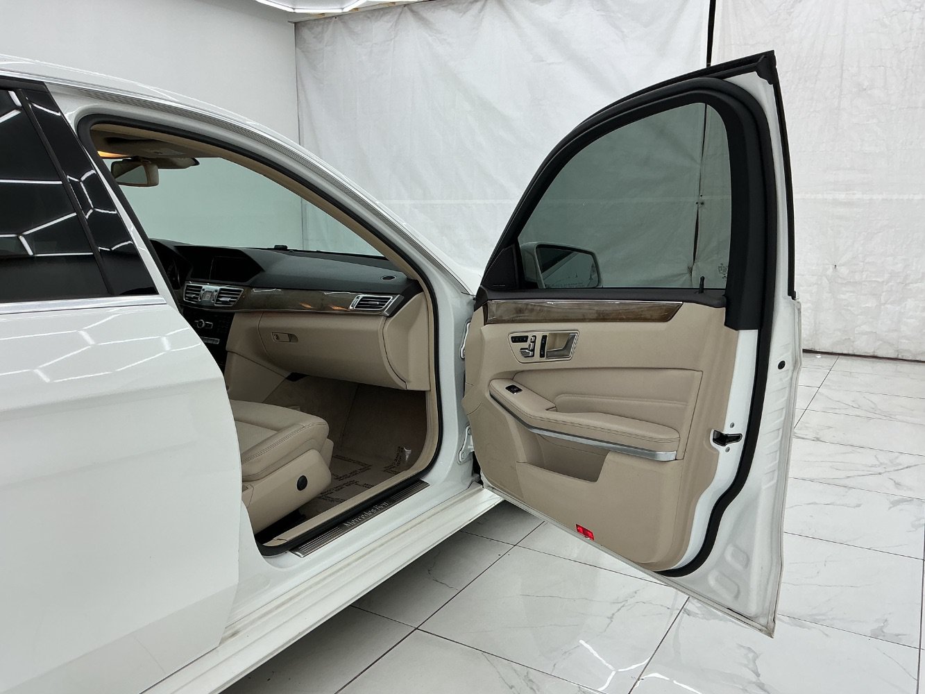 Used 2015 Mercedes-Benz E 350 4MATIC Sedan w/ Premium 1 Package image 17
