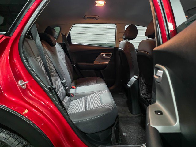 Used 2022 Kia Niro LX image 16