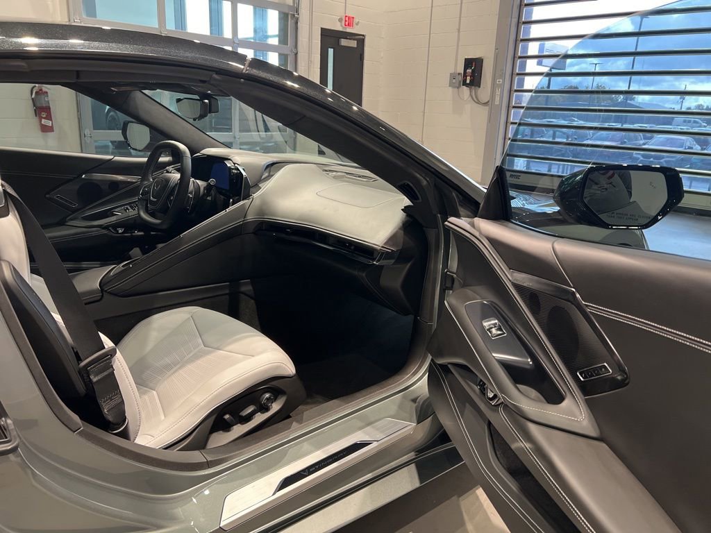 Used 2023 Chevrolet Corvette Stingray Premium Conv w/ Stealth Interior Trim Package image 38
