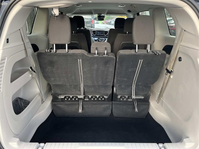 Used 2024 Chrysler Voyager LX image 19