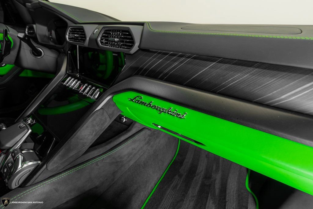 Used 2024 Lamborghini Urus S image 39