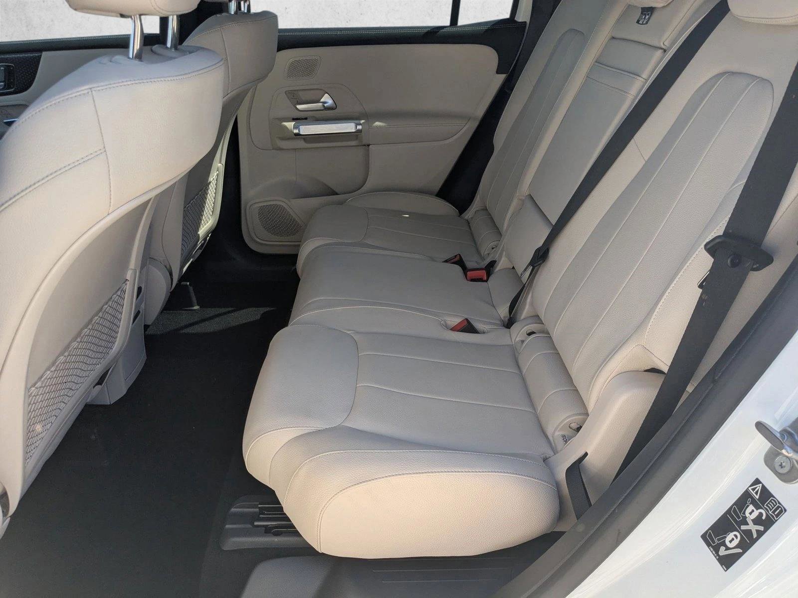 Used 2025 Mercedes-Benz GLB 250 image 17