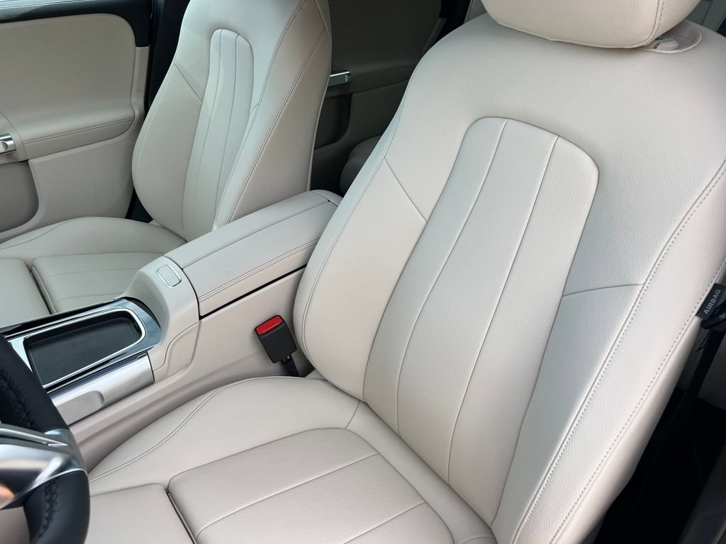 New 2026 Mercedes-Benz GLB 250 4MATIC image 12