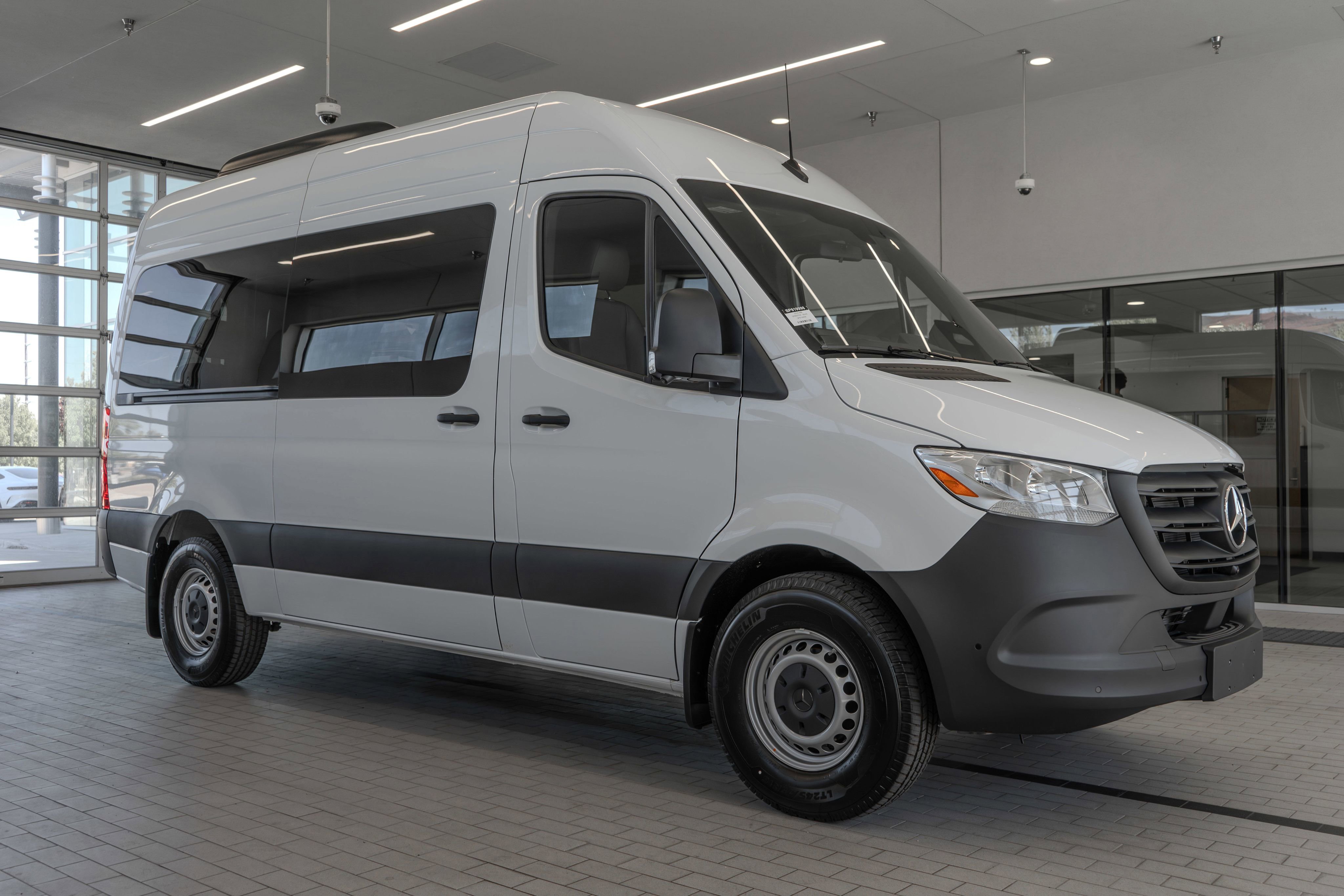 Used 2025 Mercedes-Benz Sprinter 2500 image 12