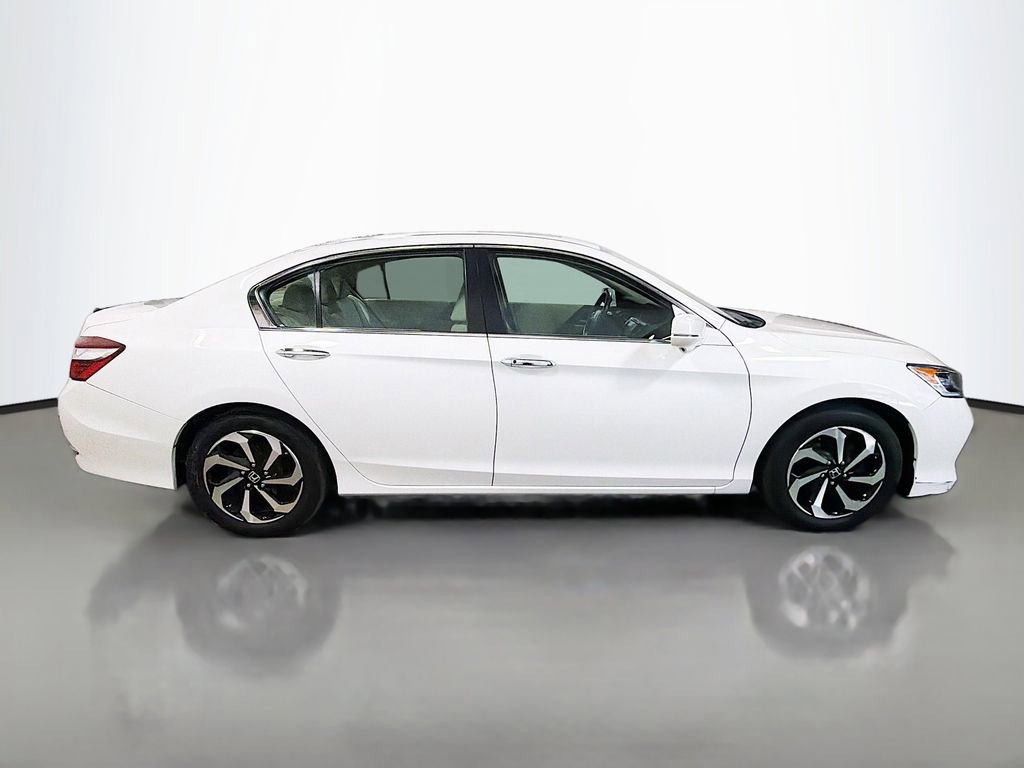 Used 2017 Honda Accord EX-L image 10