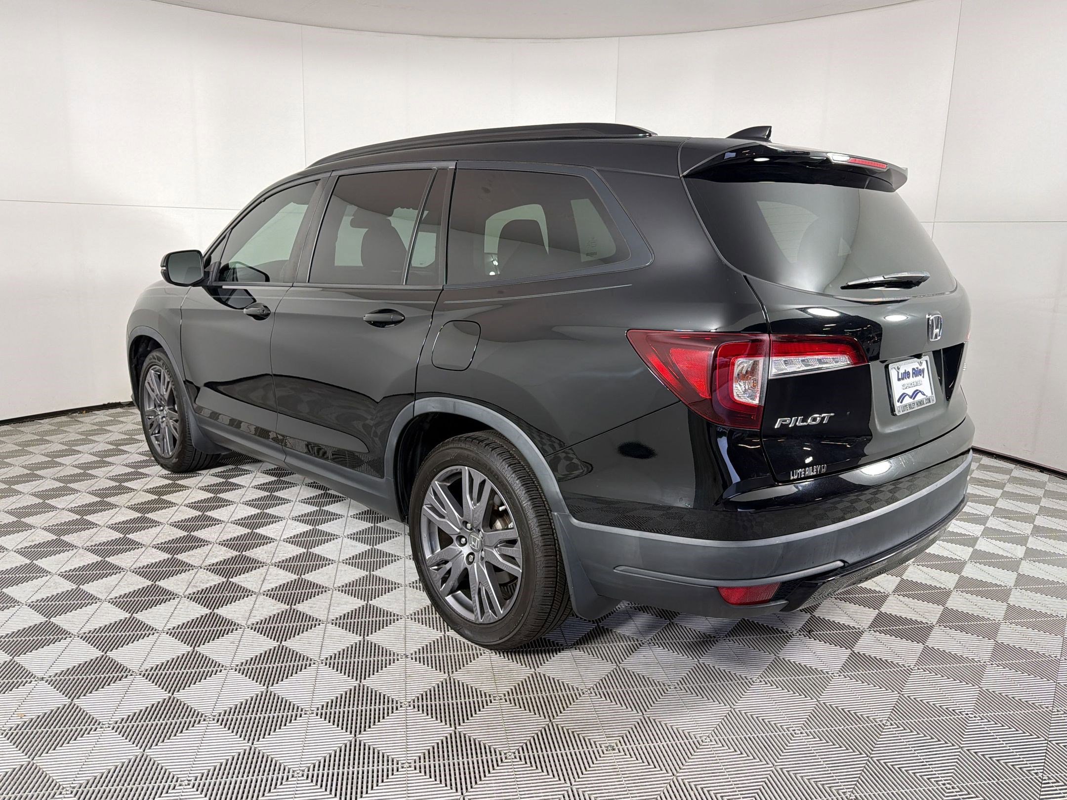 Used 2022 Honda Pilot Sport image 3