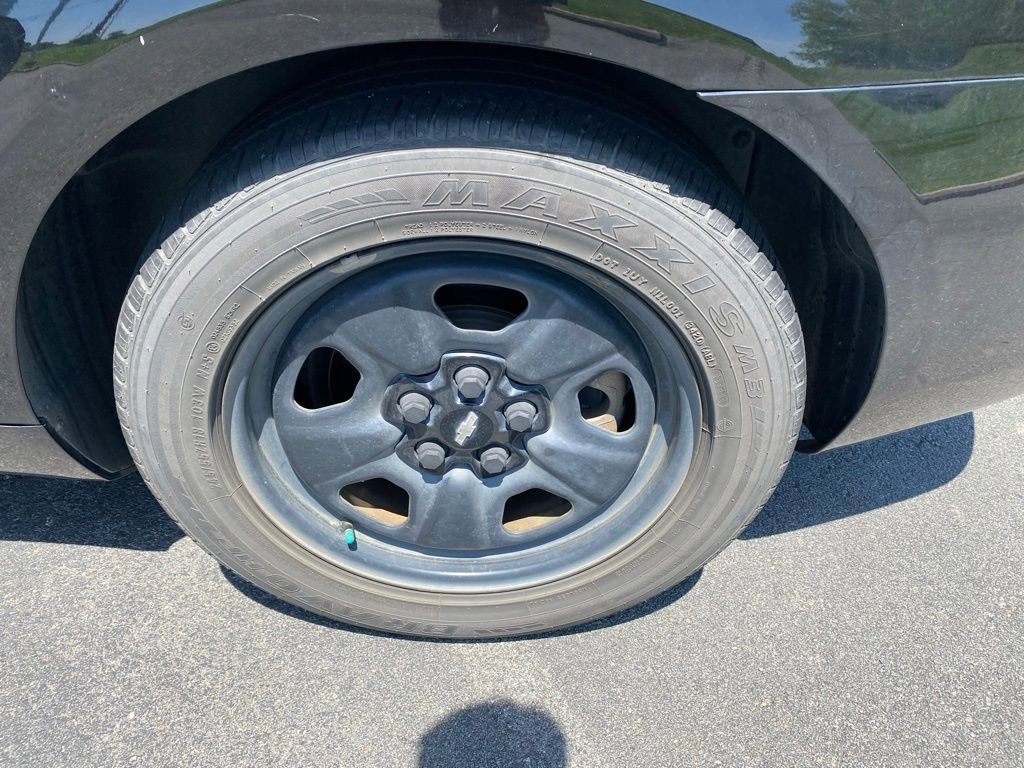 Used 2013 Chevrolet Camaro LS RWD image 27