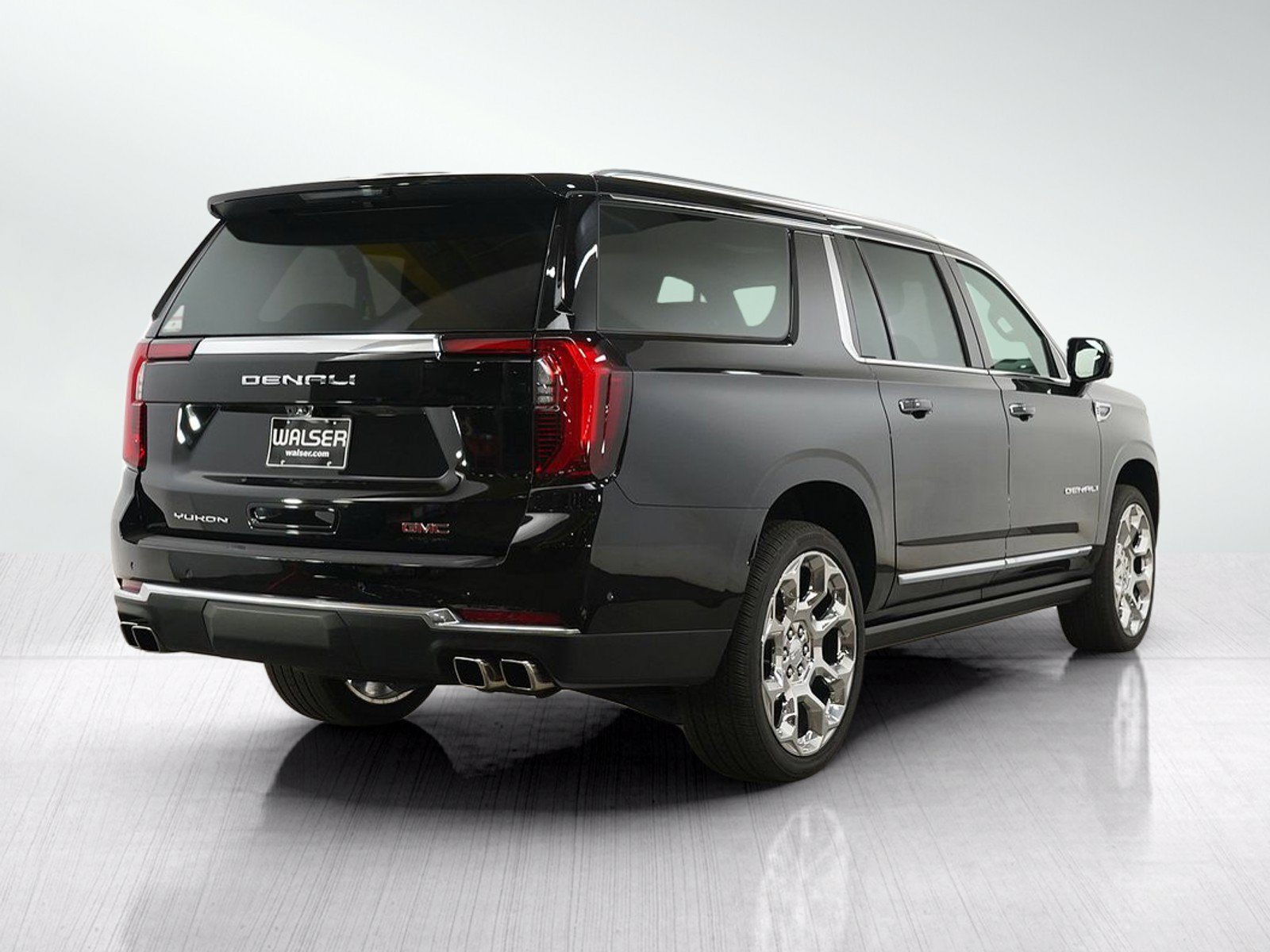 Used 2025 GMC Yukon XL Denali w/ Denali Reserve Package AWD/4WD image 5
