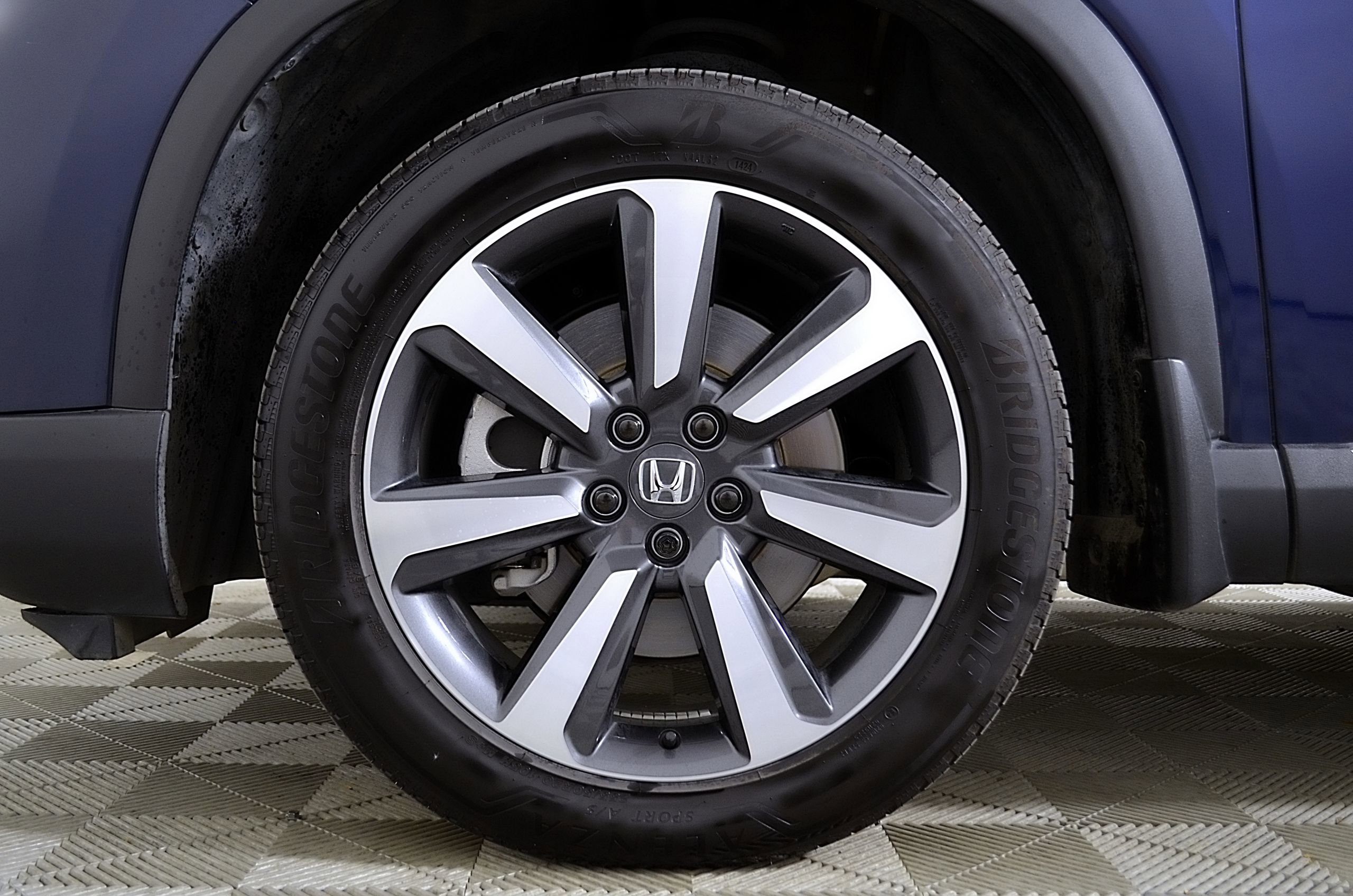 Used 2025 Honda Pilot Touring image 13