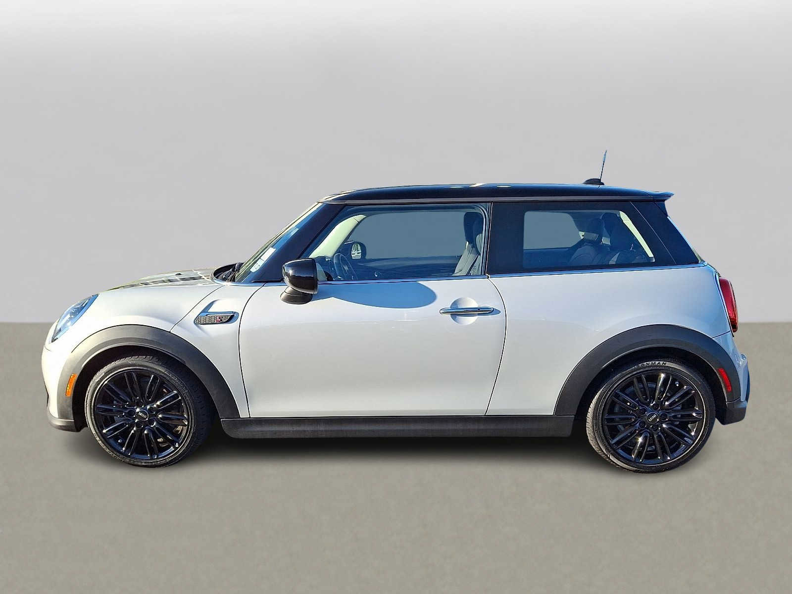Certified 2023 MINI Cooper S FWD image 5