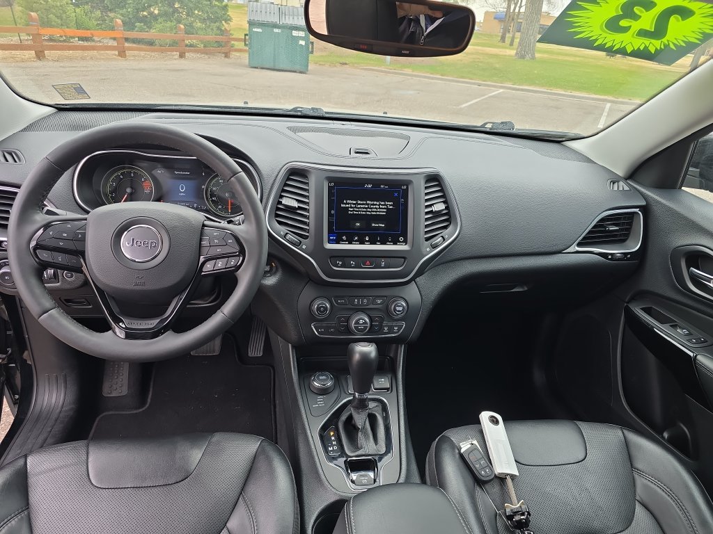 Used 2023 Jeep Cherokee Altitude Lux AWD/4WD image 14
