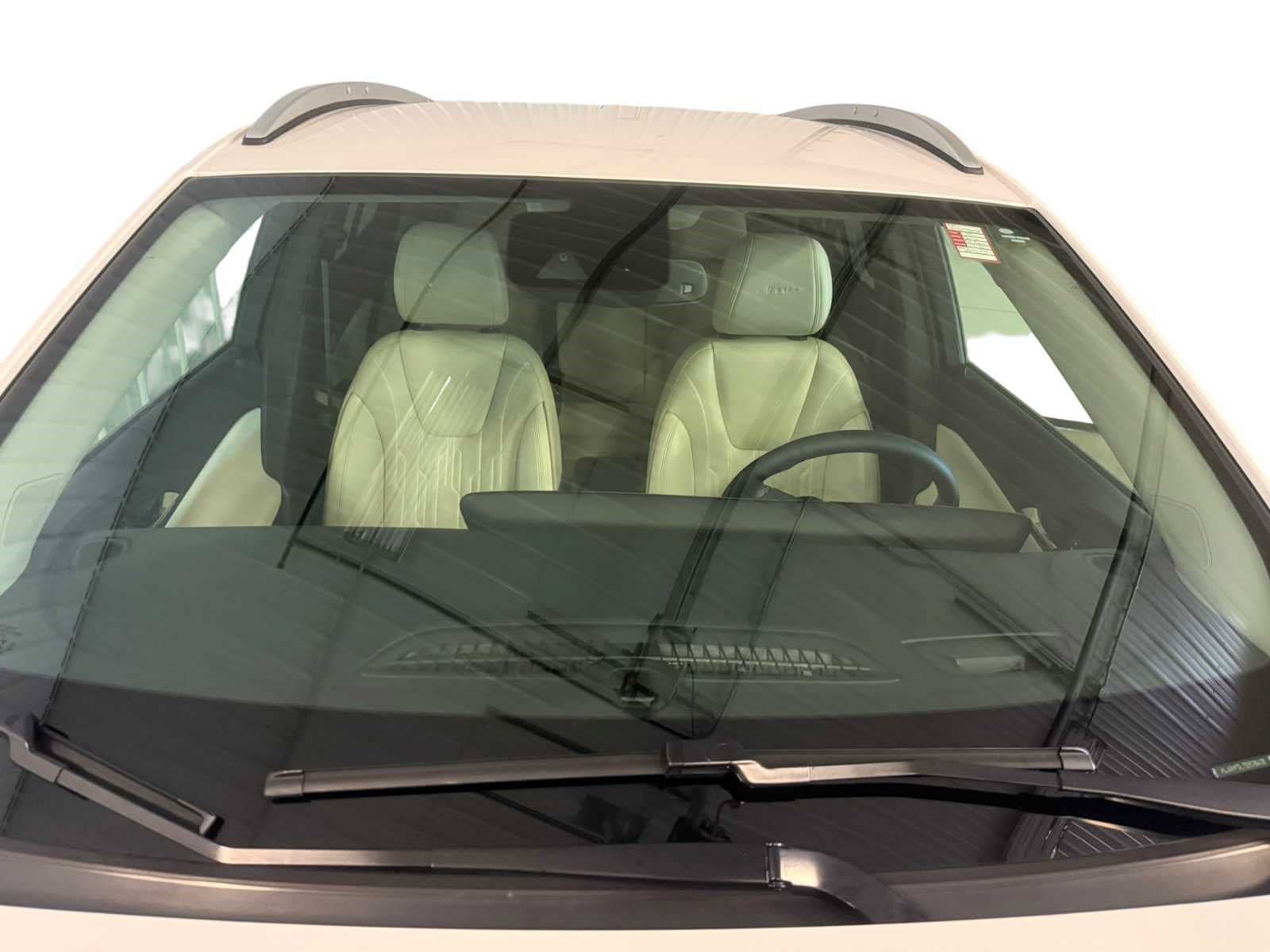 Used 2025 Buick Encore GX Avenir w/ Avenir Convenience Package FWD image 14