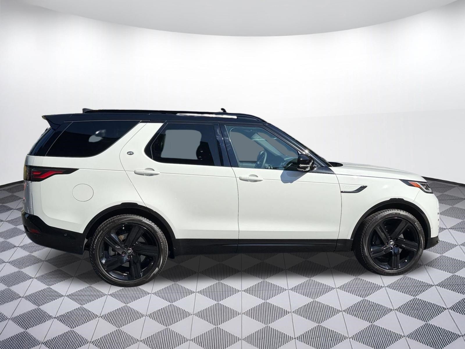 New 2026 Land Rover Discovery Limited Edition AWD/4WD image 8