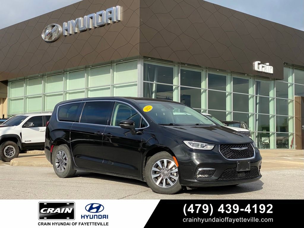 Used 2023 Chrysler Pacifica Touring-L