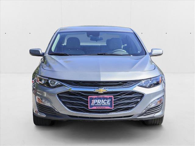 Used 2025 Chevrolet Malibu LT image 2