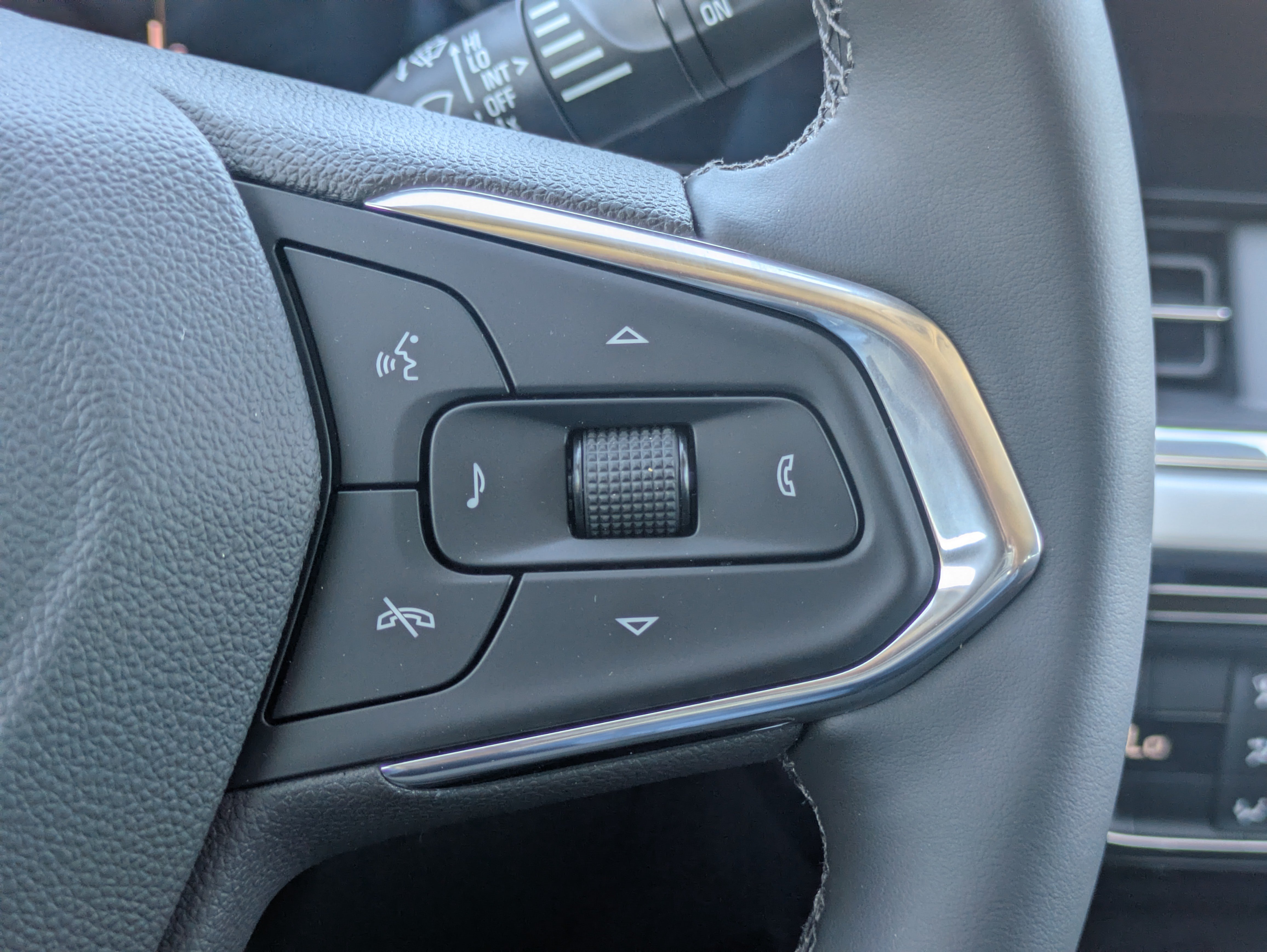 New 2026 Chevrolet Trax LT w/ Driver Confidence Package FWD image 17