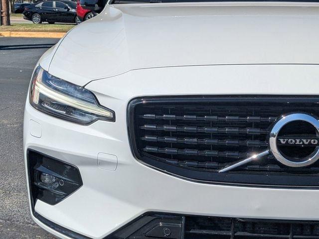 Used 2022 Volvo S60 B5 Momentum image 11