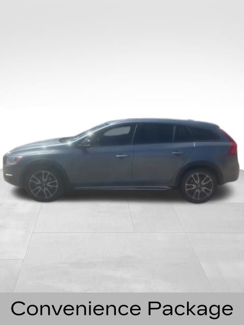 Used 2018 Volvo V60 T5 Cross Country w/ Convenience Package AWD/4WD image 2