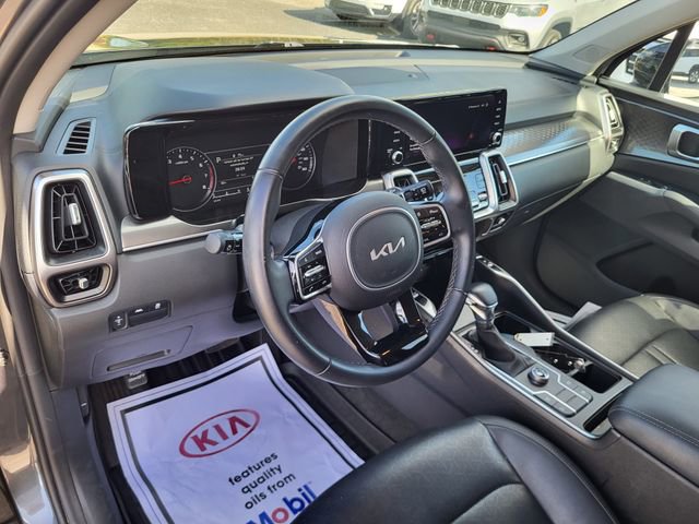 Used 2023 Kia Sorento S image 10