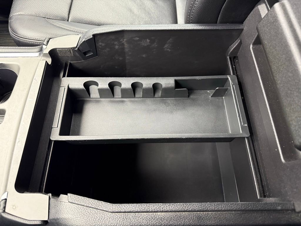 Used 2020 Ford Expedition XLT w/ Equipment Group 202A AWD/4WD image 36