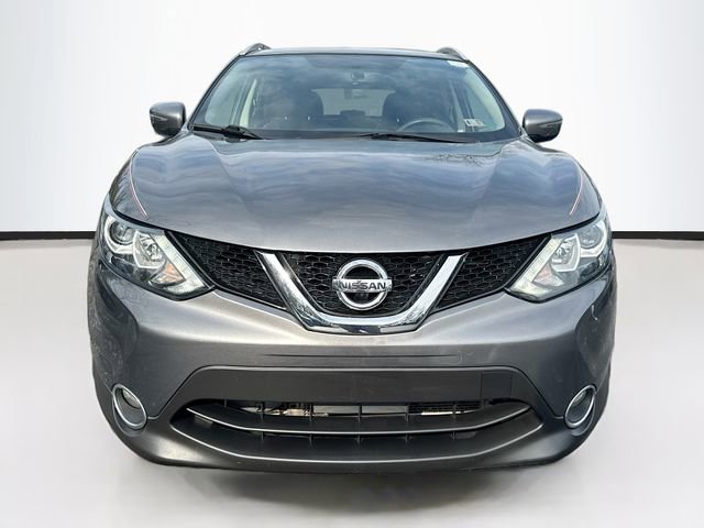 Used 2017 Nissan Rogue Sport SL video 2