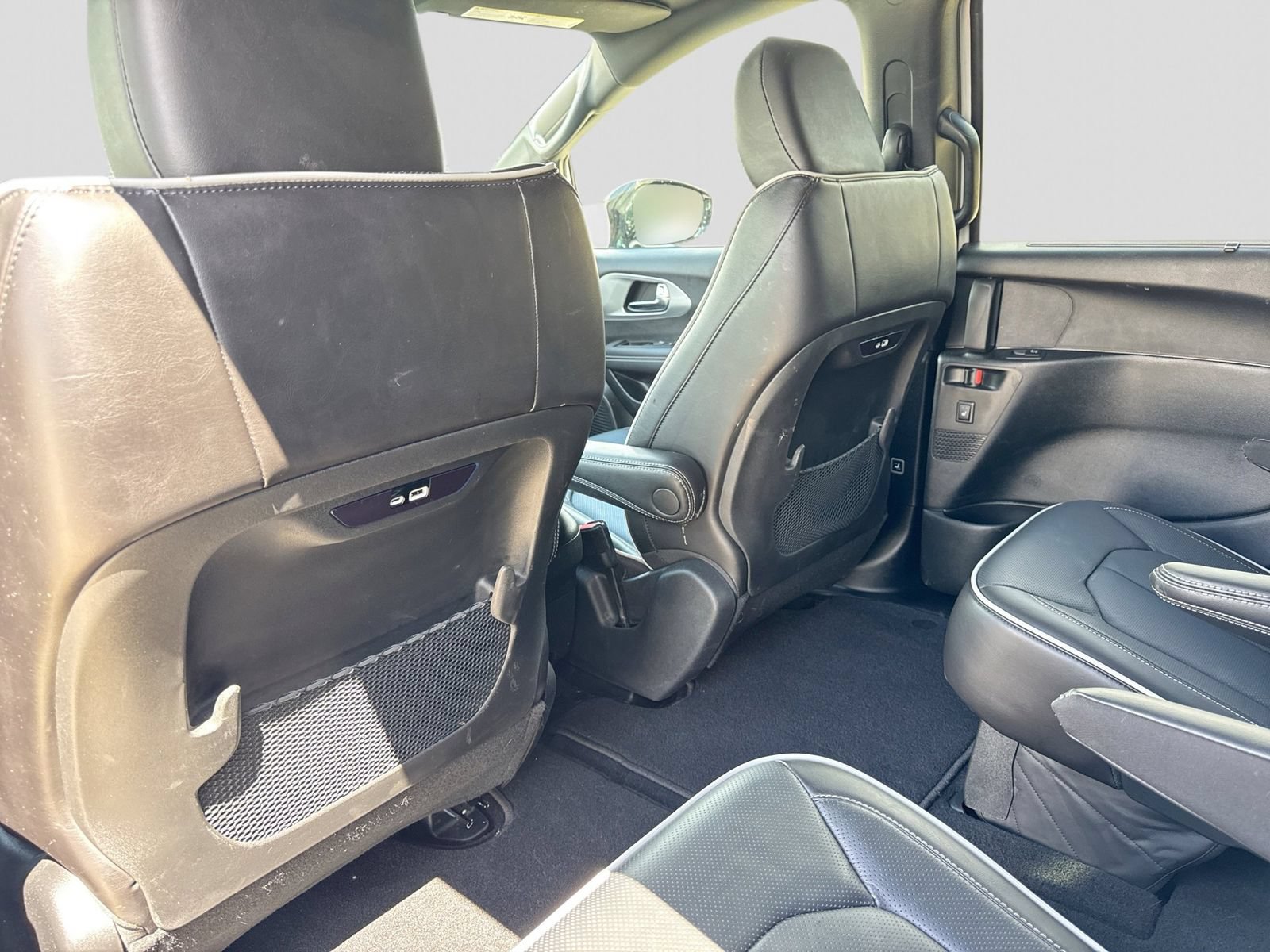 Used 2026 Chrysler Pacifica Limited w/ S Appearance Package AWD/4WD image 23