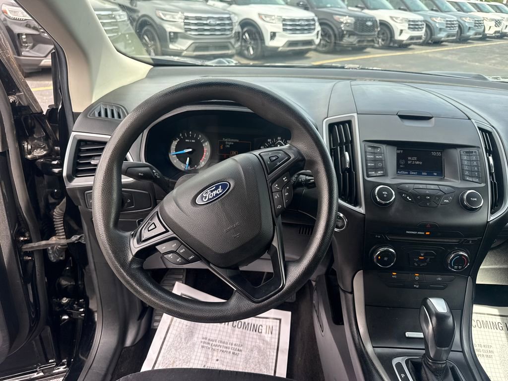 Used 2018 Ford Edge SE FWD image 26