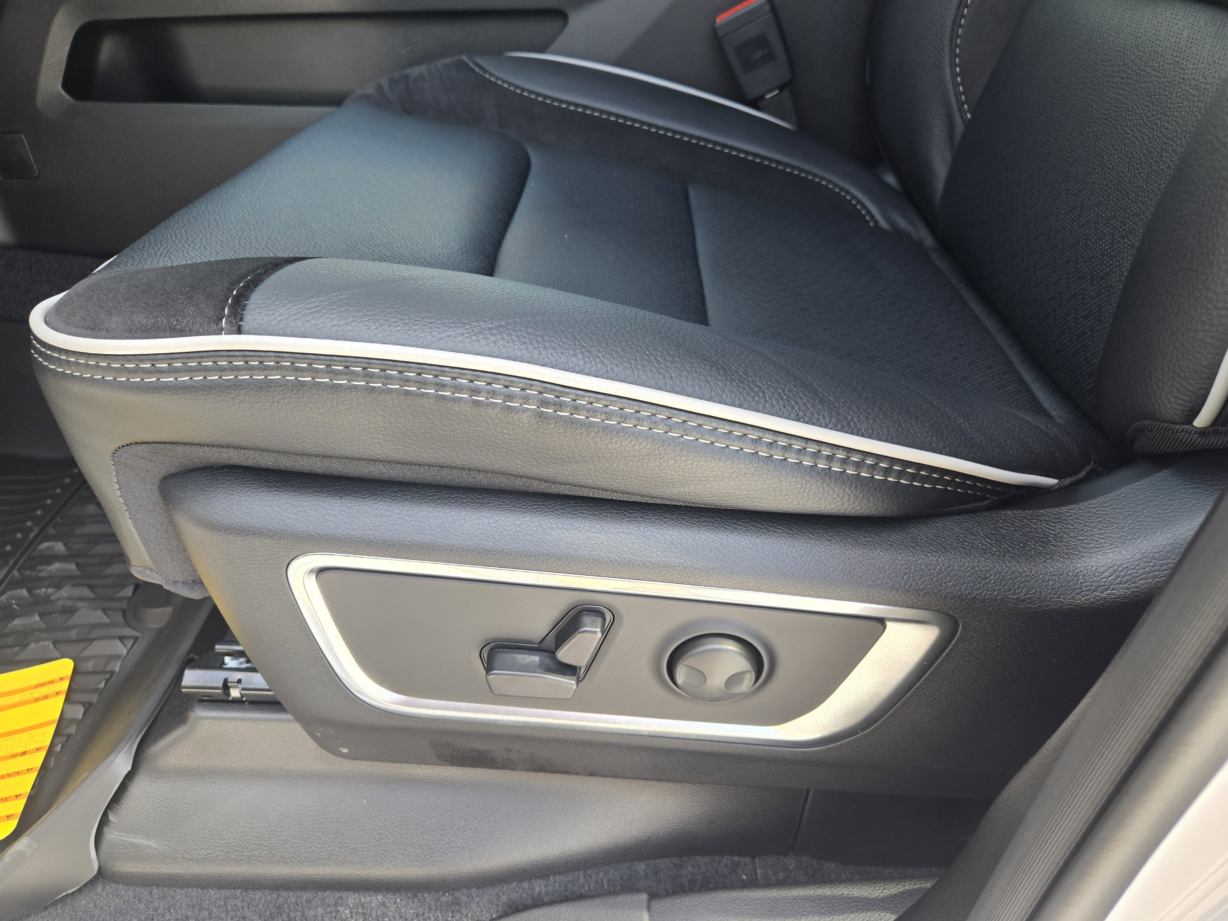 New 2026 RAM 1500 Laramie w/ Laramie Southwest Edition image 19