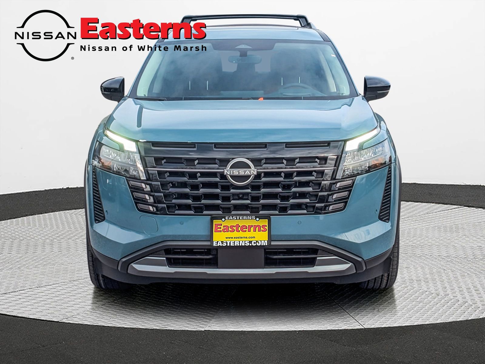 New 2026 Nissan Pathfinder Platinum image 3