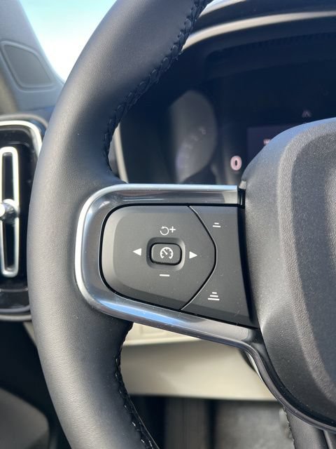 New 2026 Volvo XC40 B5 Plus w/ Protection Package Premier AWD/4WD image 14