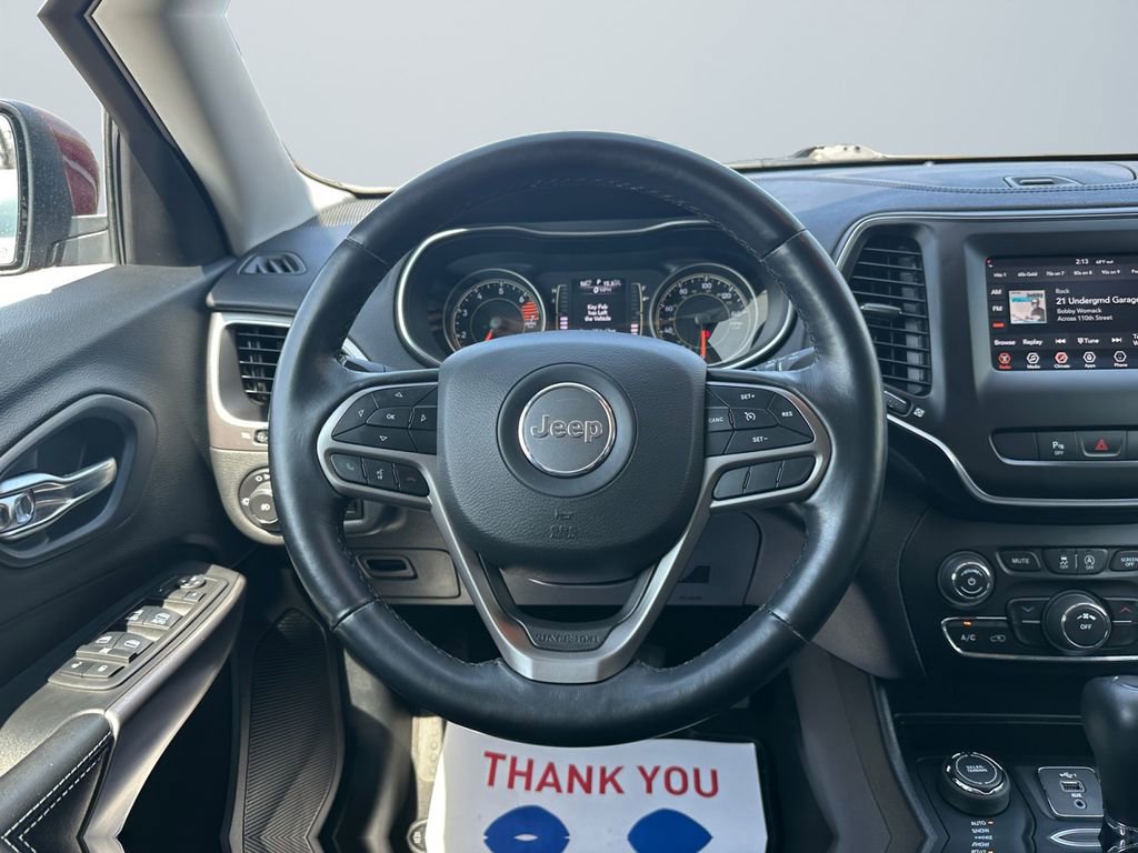 Used 2019 Jeep Cherokee Latitude Plus w/ Cold Weather Group AWD/4WD image 12