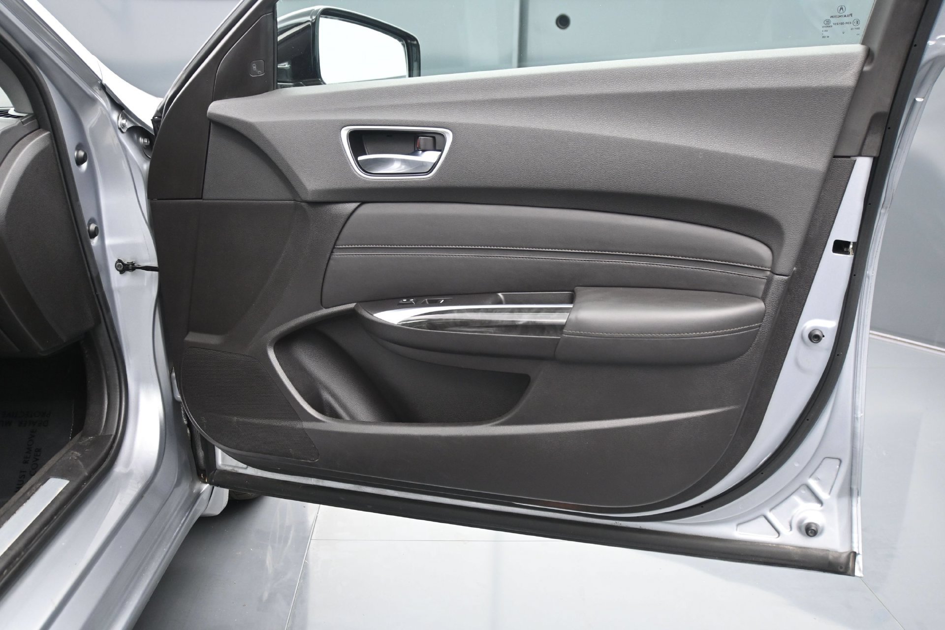 Used 2019 Acura TLX w/ Technology Package FWD image 12