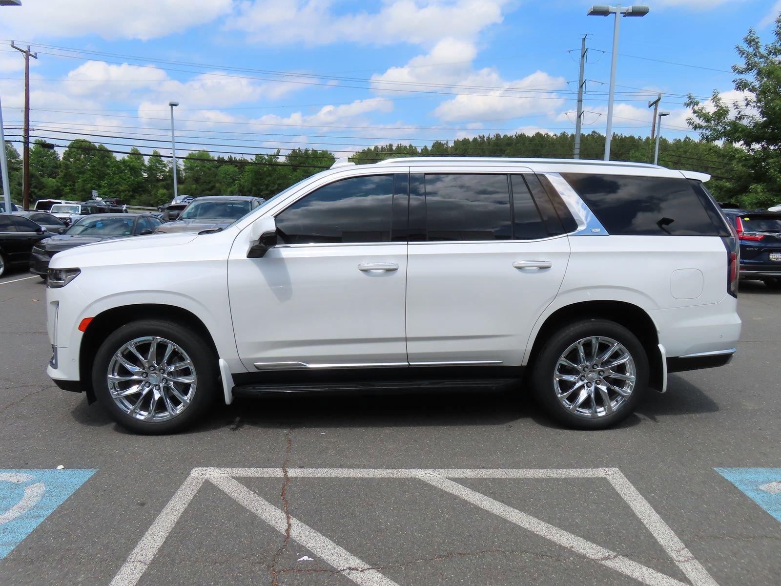 Used 2021 Cadillac Escalade Premium Luxury w/ Performance Package AWD/4WD image 8