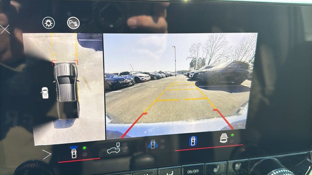 Used 2024 GMC Canyon Denali image 32