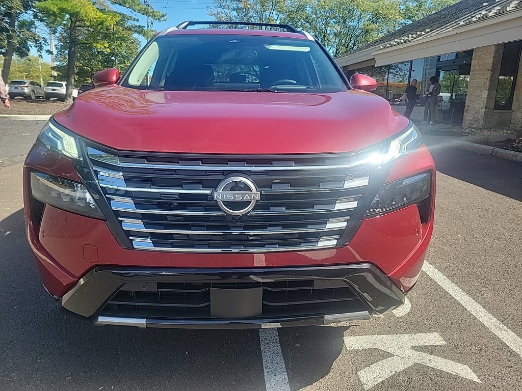 Used 2026 Nissan Rogue Platinum w/ Platinum Premium Package AWD/4WD image 3