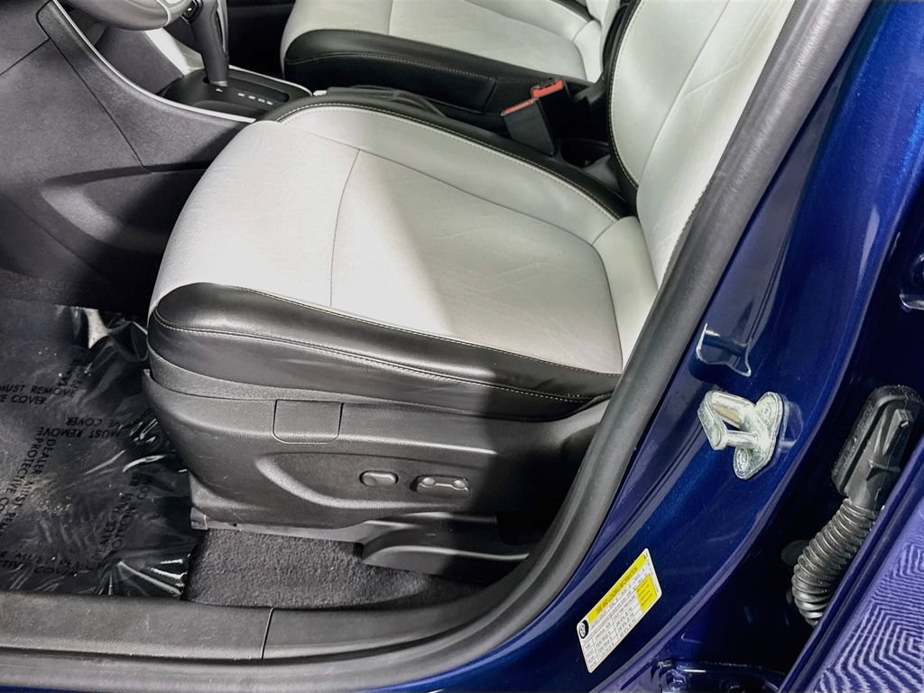 Used 2020 Chevrolet Trax LT w/ LT Convenience Package FWD image 23