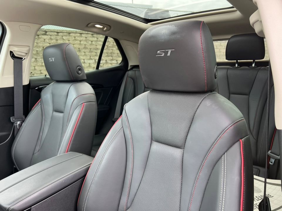 Used 2023 Buick Envision Essence w/ Technology Package I image 13