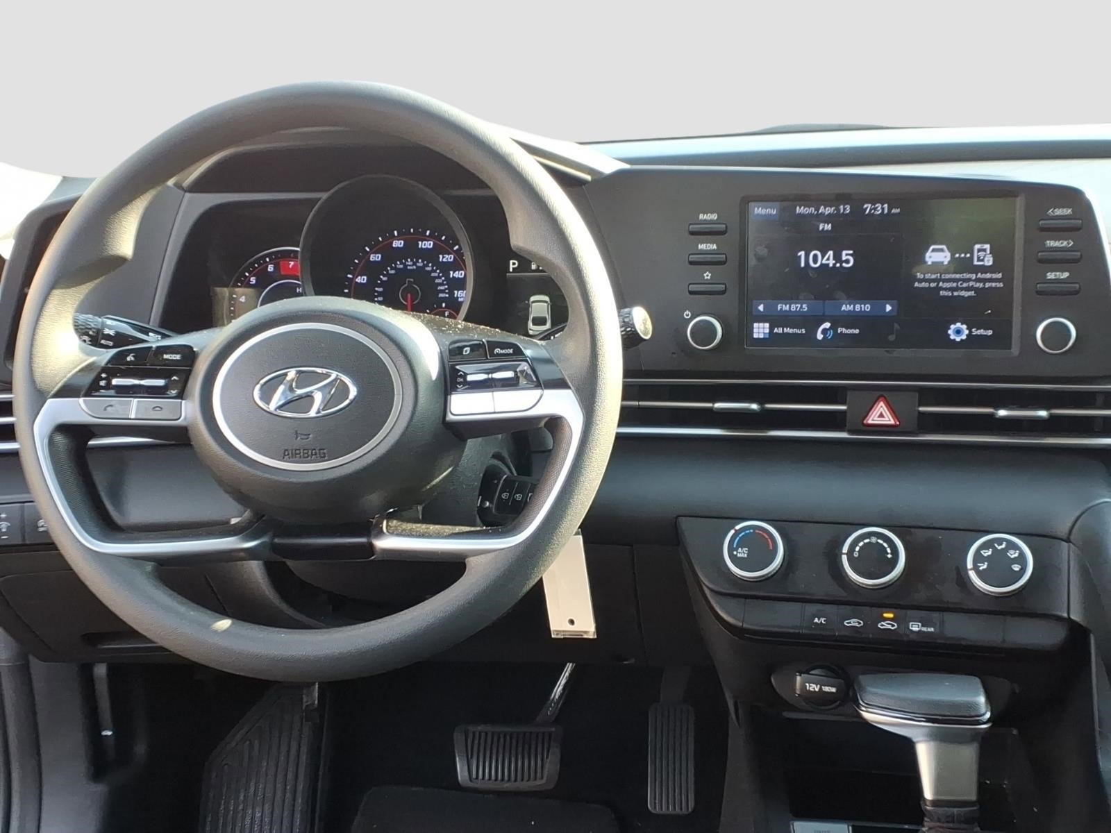 Used 2021 Hyundai Elantra SE image 7