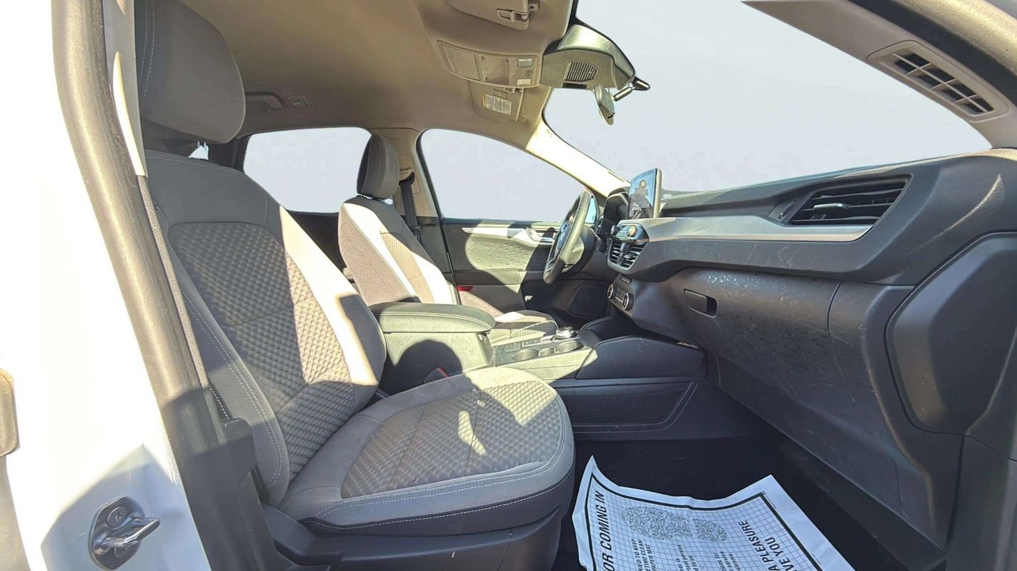 Used 2020 Ford Escape SE image 13