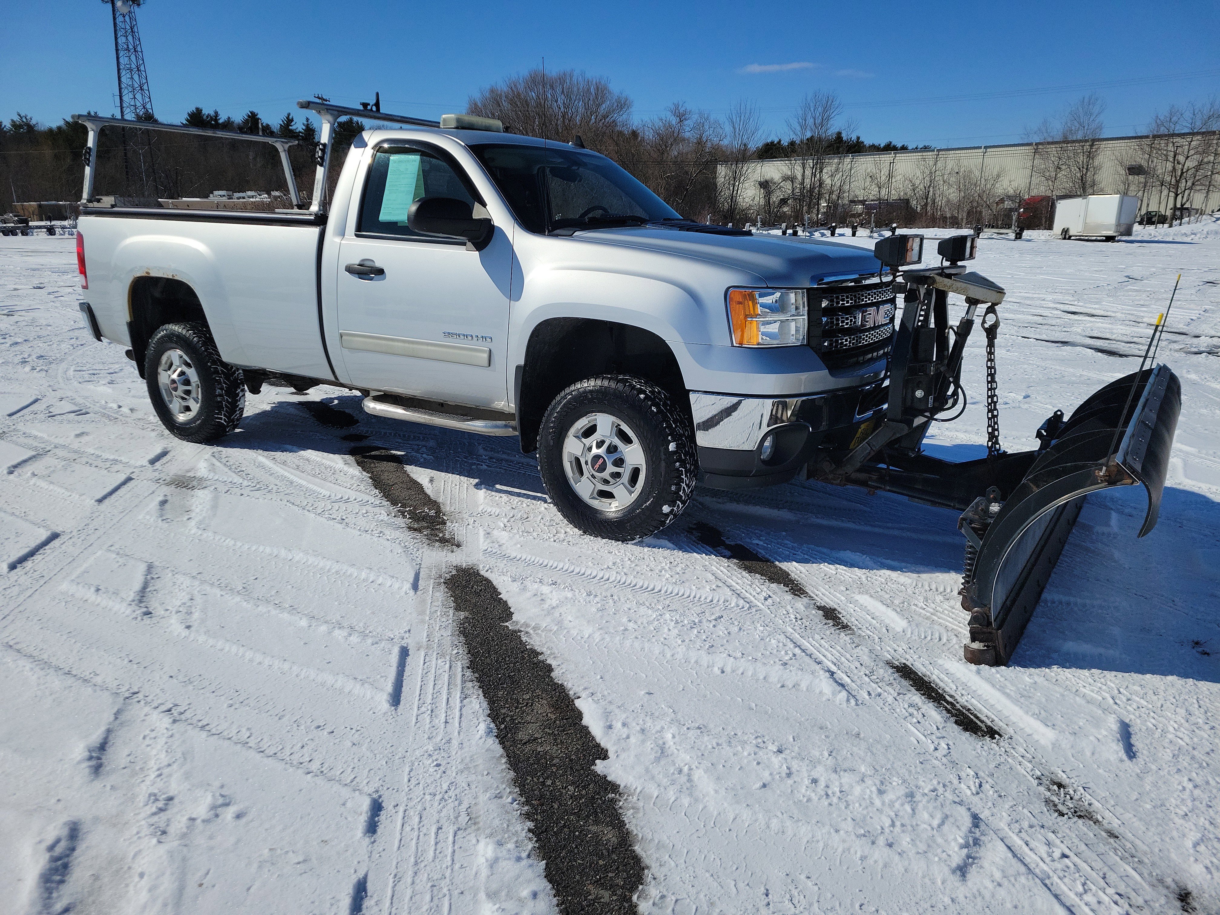Used 2013 GMC Sierra 2500 SLE w/ SLE Preferred Package image 3