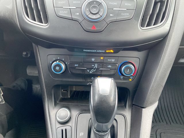 Used 2015 Ford Focus SE w/ SE Sport Package FWD image 42
