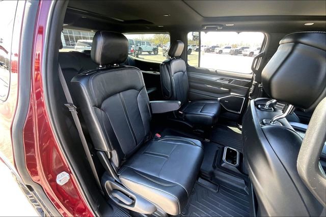 Used 2022 Jeep Wagoneer Series III AWD/4WD image 24